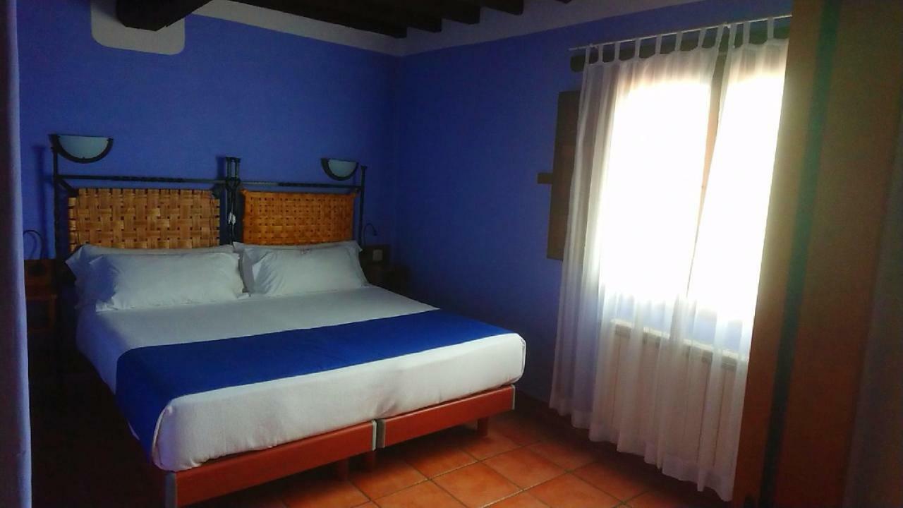 Hervás El Canchal De La Gallina - Parking Gratis - Jacuzzi En Privado - Cafeteria - Desayunos - Piscina De Agua Caliente A Partir Del 12 De Abril 2025 المظهر الخارجي الصورة